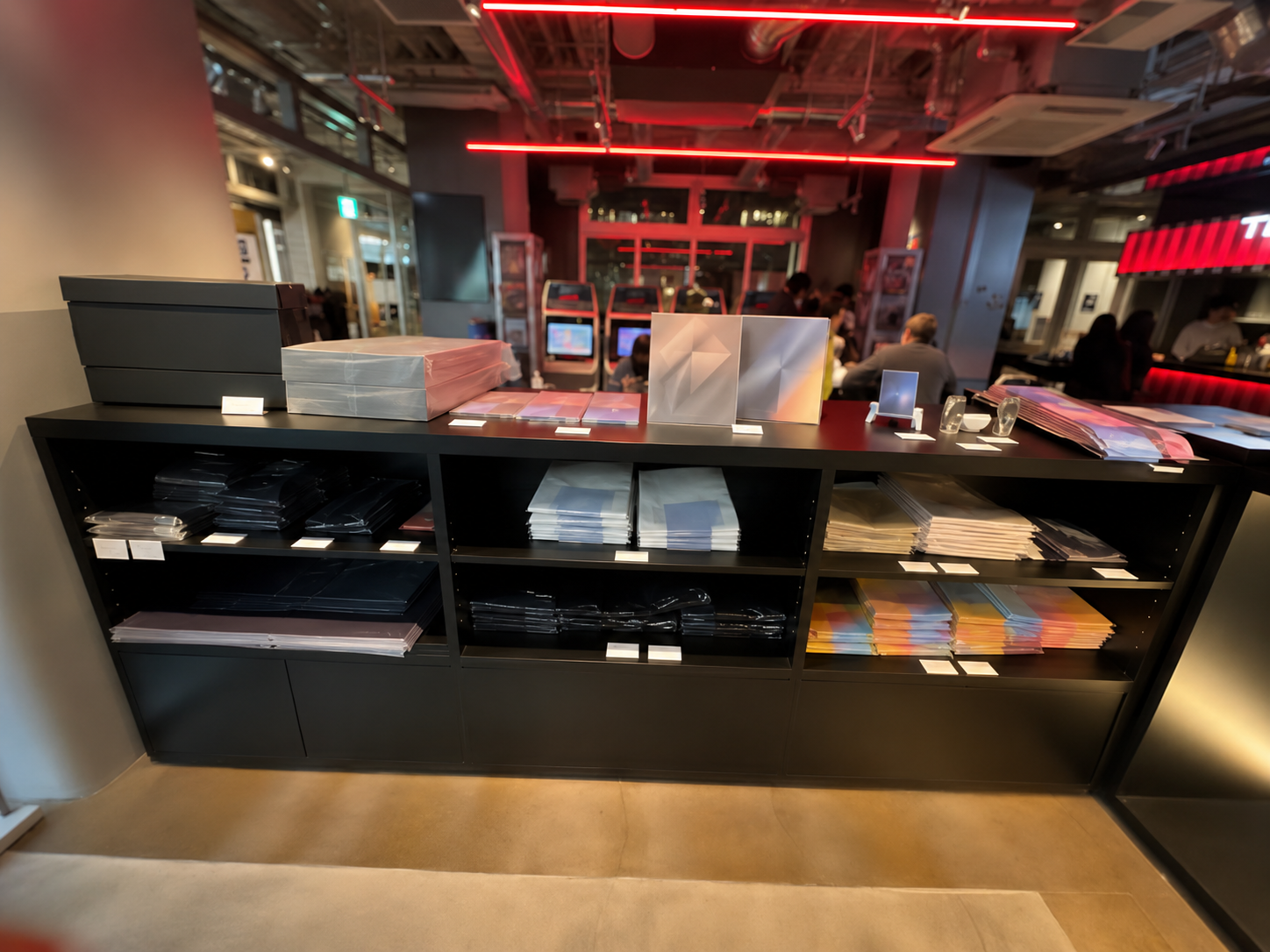 POPUP / SHOP